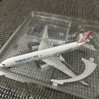 Avión escala Turkish Airlines 777-300 maqueta