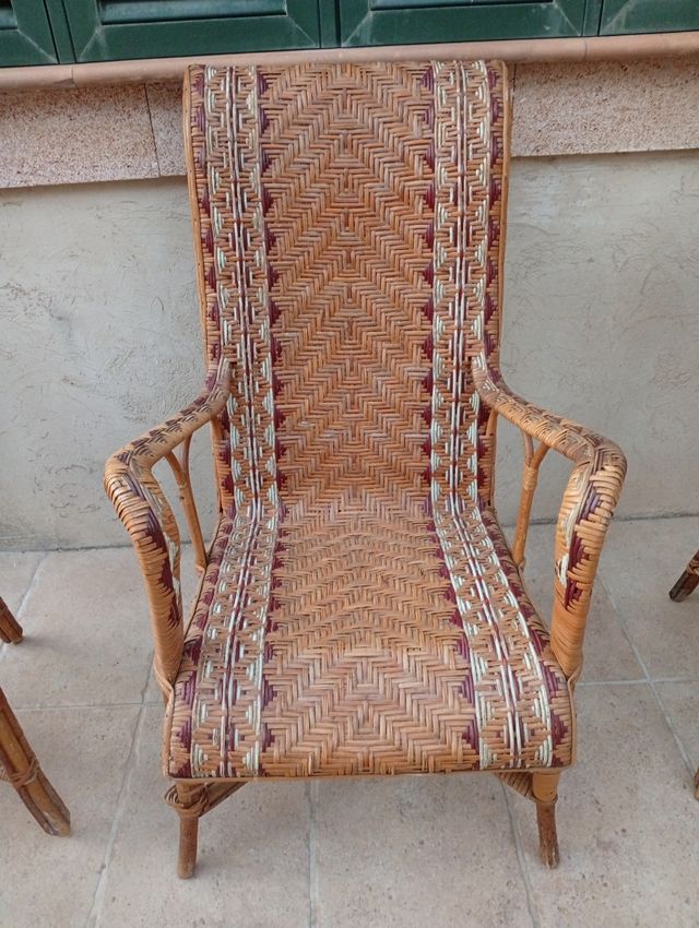 Sillas y sillón junco esmaltado