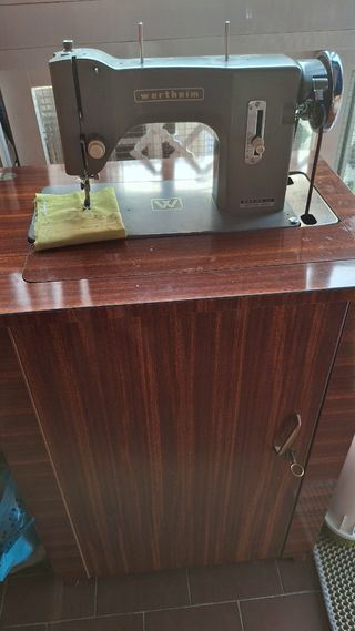 Máquina coser Wertheim Antigua