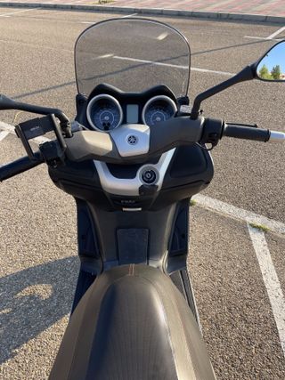 YAMAHA XMAX YP250R
