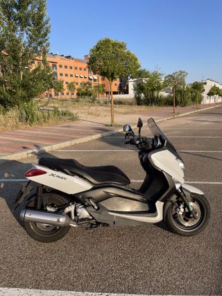 YAMAHA XMAX YP250R