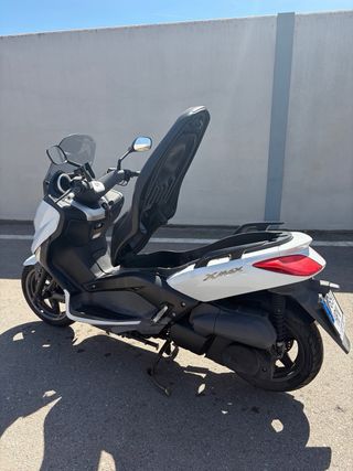 YAMAHA XMAX YP250R