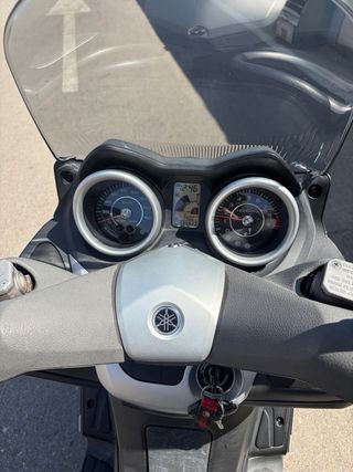 YAMAHA XMAX YP250R