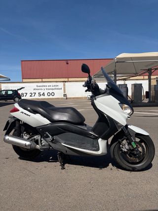 YAMAHA XMAX YP250R