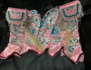 Traje de china morena, danza andina morenada. 