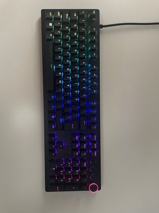 Setup gaming: pc, Monitor, teclado y ratón