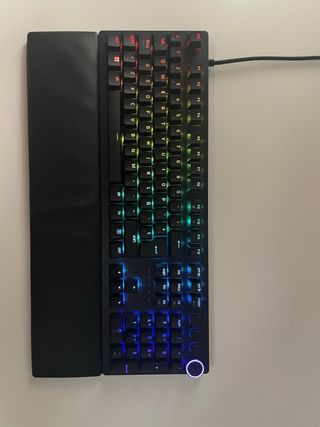 Setup gaming: pc, Monitor, teclado y ratón