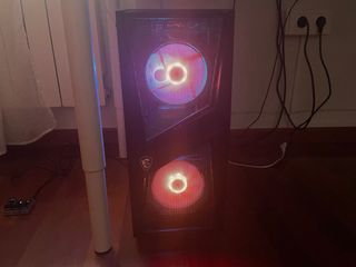 Setup gaming: pc, Monitor, teclado y ratón