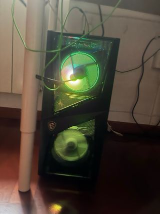 vendo pc, Monitor, y ratón gamer