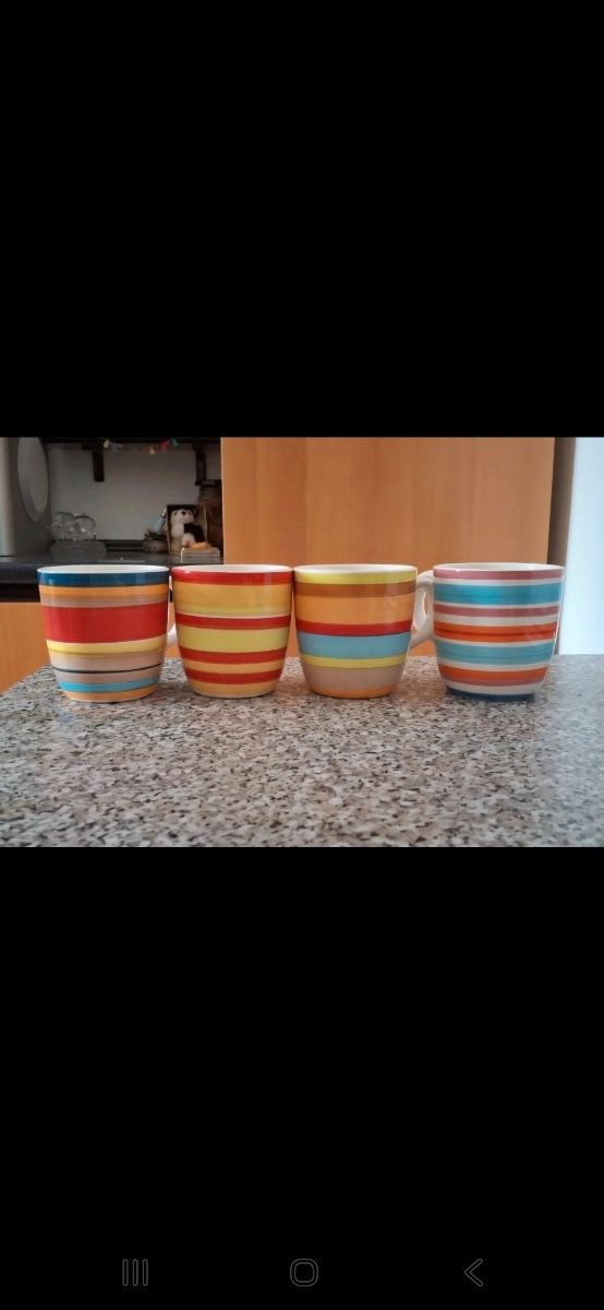 4 Tazze Multicolor marca HOME