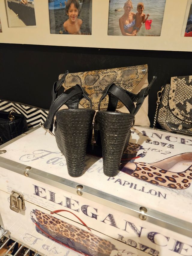 Zapatos cuña negros plata 35