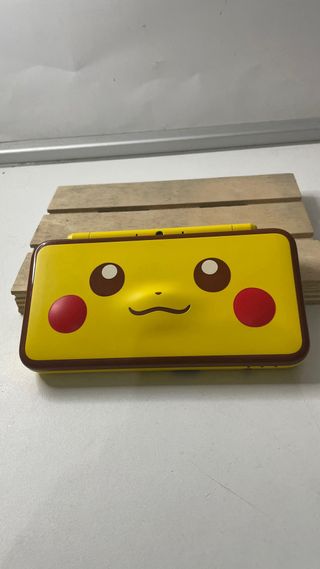Nintendo 2DS XL Pikachu - Amarilla
