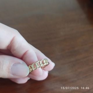 Anillo dorado trenzado