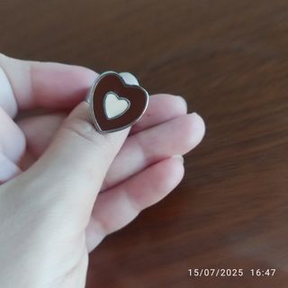 Anillo corazón marrón y blanco