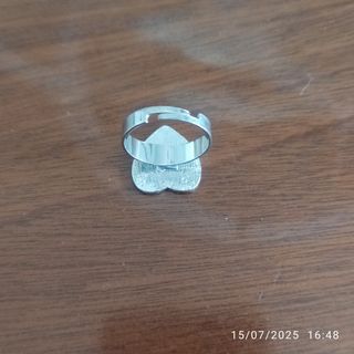 Anillo corazón marrón y blanco