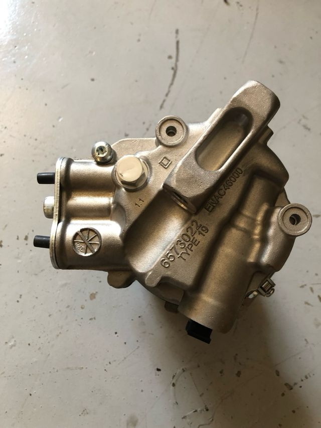 Compresor A/C + Alternador y varios