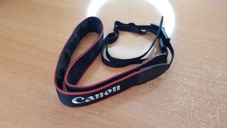 Canon EOS 4000D + accesorios