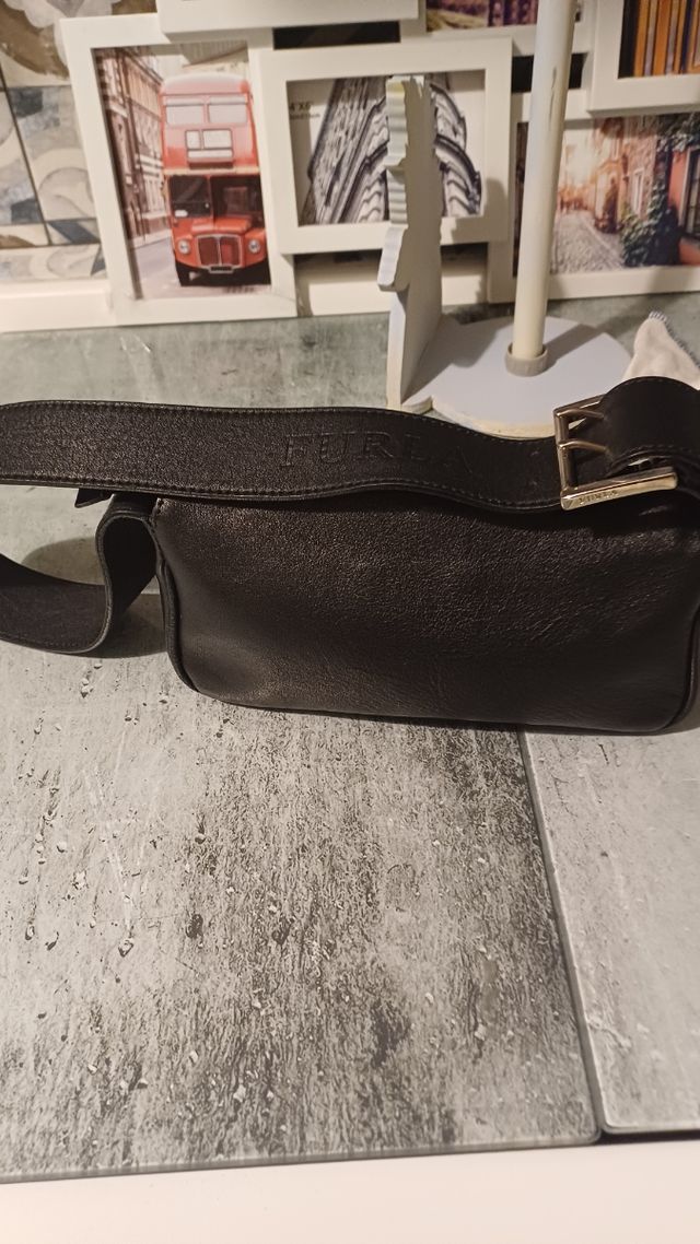 Furla - Borsetta nera a tracolla