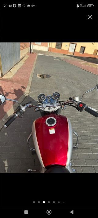 Hyosung Aquila 250cc - Roja y Plata