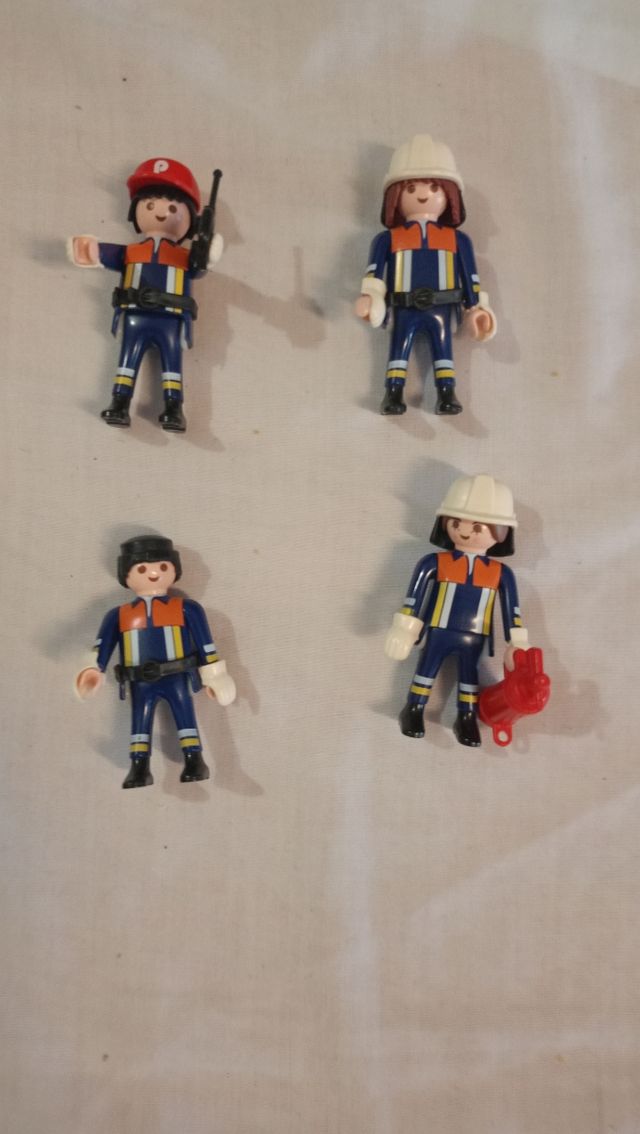 4 FIGURE PLAYMOBIL VIGILI DEL FUOCO