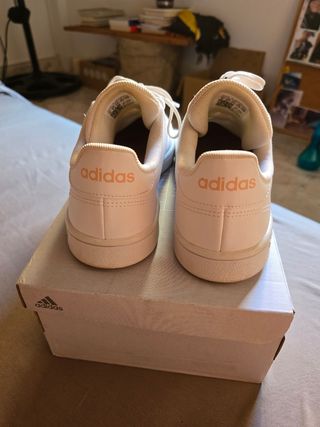 Zapatillas Adidas Advantage Base blancas 37.5