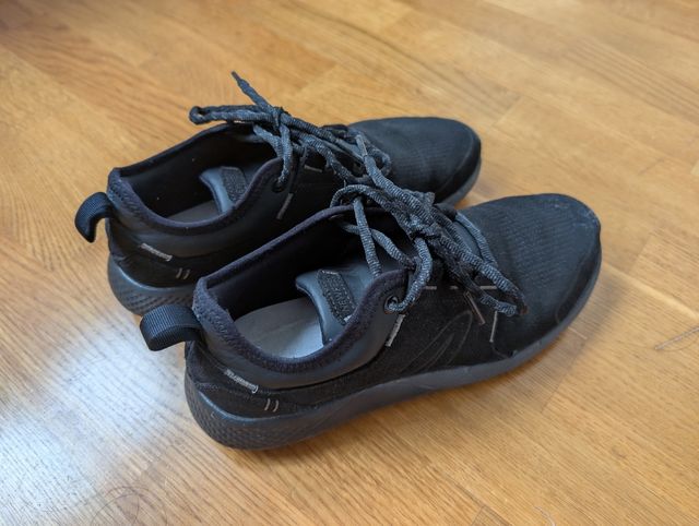Zapatillas Decathlon negras