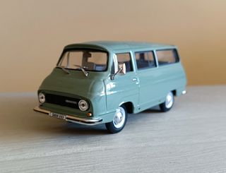 Miniatura microbús Škoda 1203 1:43.