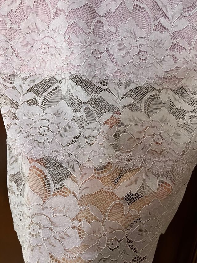 Top Guess encaje lila XS