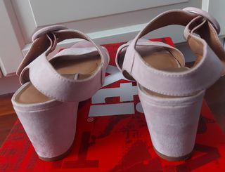 Sandalias cuña Anna Field rosa