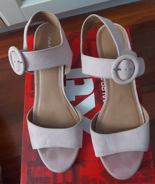 Sandalias cuña Anna Field rosa