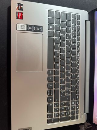 Portatil Lenovo IdeaPad 1 15AMN7