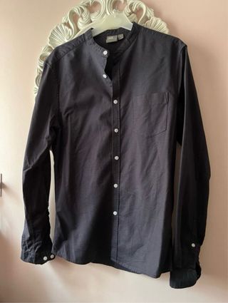 Camisa Asos negra, cuello Mao, talla M