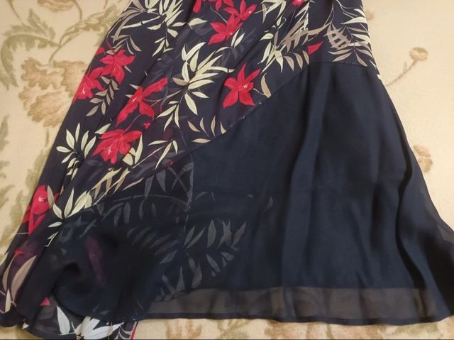 Gonna lunga nera fiori rossi in doppio tessuto 