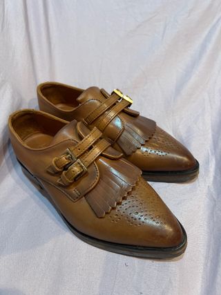 Zapato cuero marrón hebillas