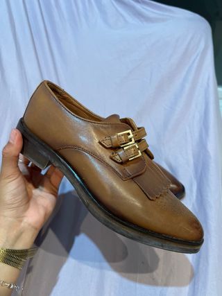 Zapato cuero marrón hebillas