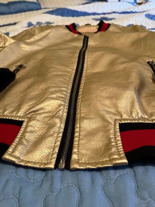 Chaqueta bomber dorada
