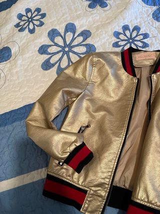 Chaqueta bomber dorada