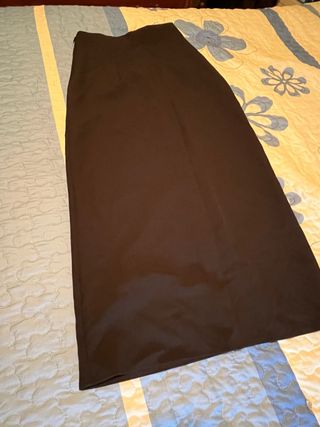 Falda midi negra Stradivarius