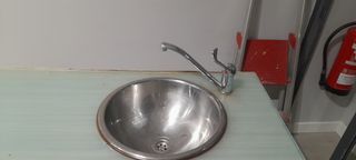 Lavacabezas peluquería: asiento blanco y negro,