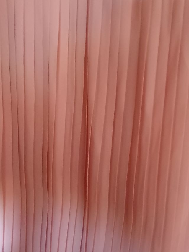 Vestido ceremonia plisado rosa