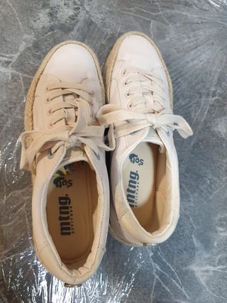 Zapatillas Mustang beige plataforma