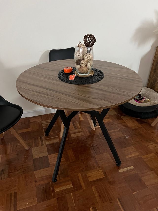 Mesa redonda 4 comensales - marrón