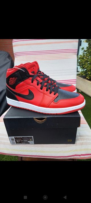 Jordan 1 Mid 