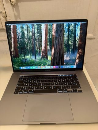 MacBook Pro 16" (2019) i9 2.3GHz
SSD 1TB- RAM 16 G