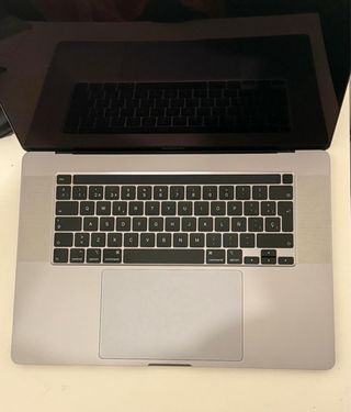 MacBook Pro 16" (2019) i9 2.3GHz
SSD 1TB- RAM 16 G