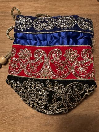 Bolso étnico rojo, azul y negro