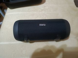 Altavoz Bluetooth Mifa - Portátil NO NEGOCIABLE!!!
