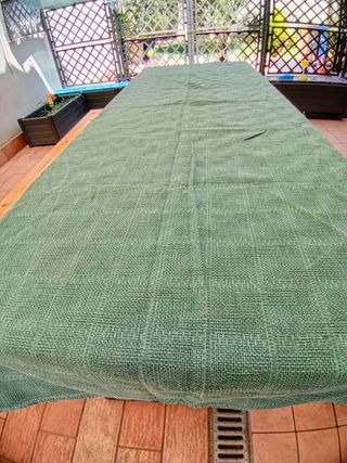 Set tovaglia e 4 coprisedie verde cachi
