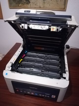 Impresora multifunción Brother MFC-9120CN