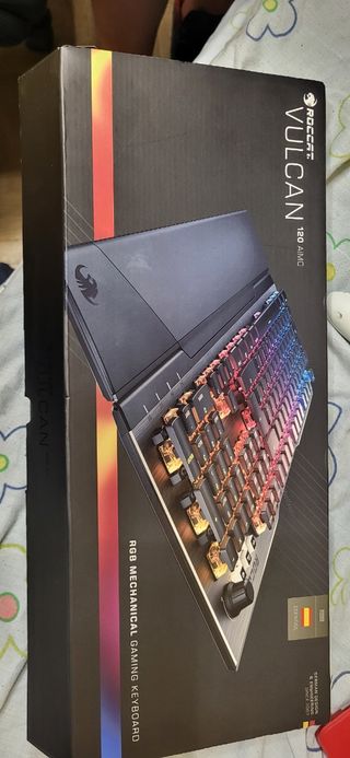 ROCCAT Vulcan 120 AIMO RGB GAMING